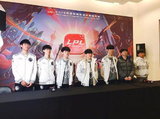 而科爾內柳 而科爾內柳